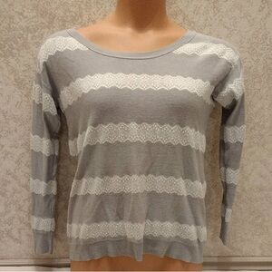American Eagle Outfitters Gray and White Sweater
